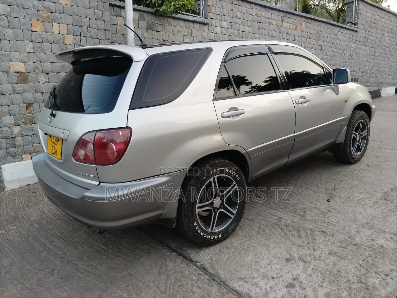 Toyota Harrier 2001 Silver