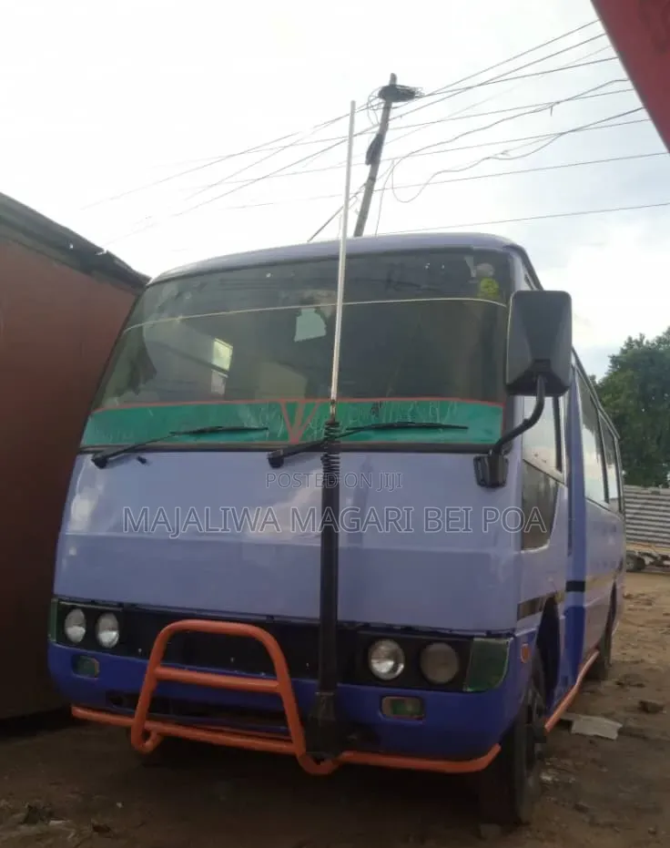 Mitsubishi Fuso Rosa 2004 Blue