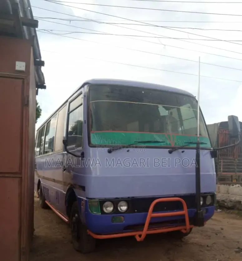 Mitsubishi Fuso Rosa 2004 Blue