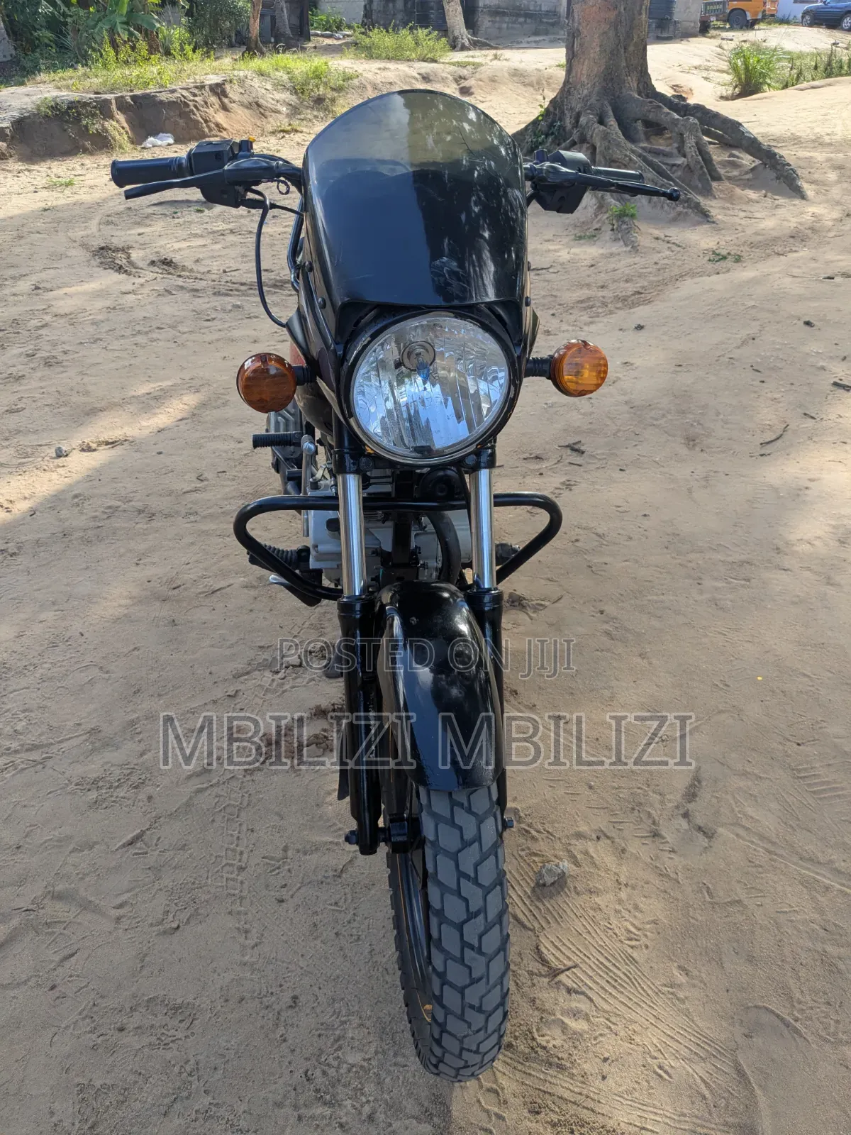 Bajaj Boxer X125 2025 Black
