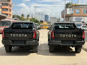 Toyota Hilux 2025 Black