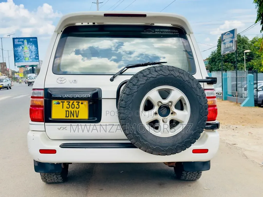 Toyota Land Cruiser 2004 Pearl