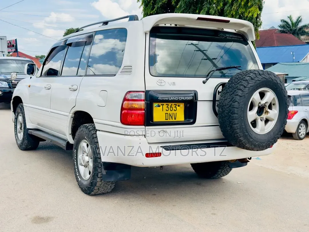Toyota Land Cruiser 2004 Pearl