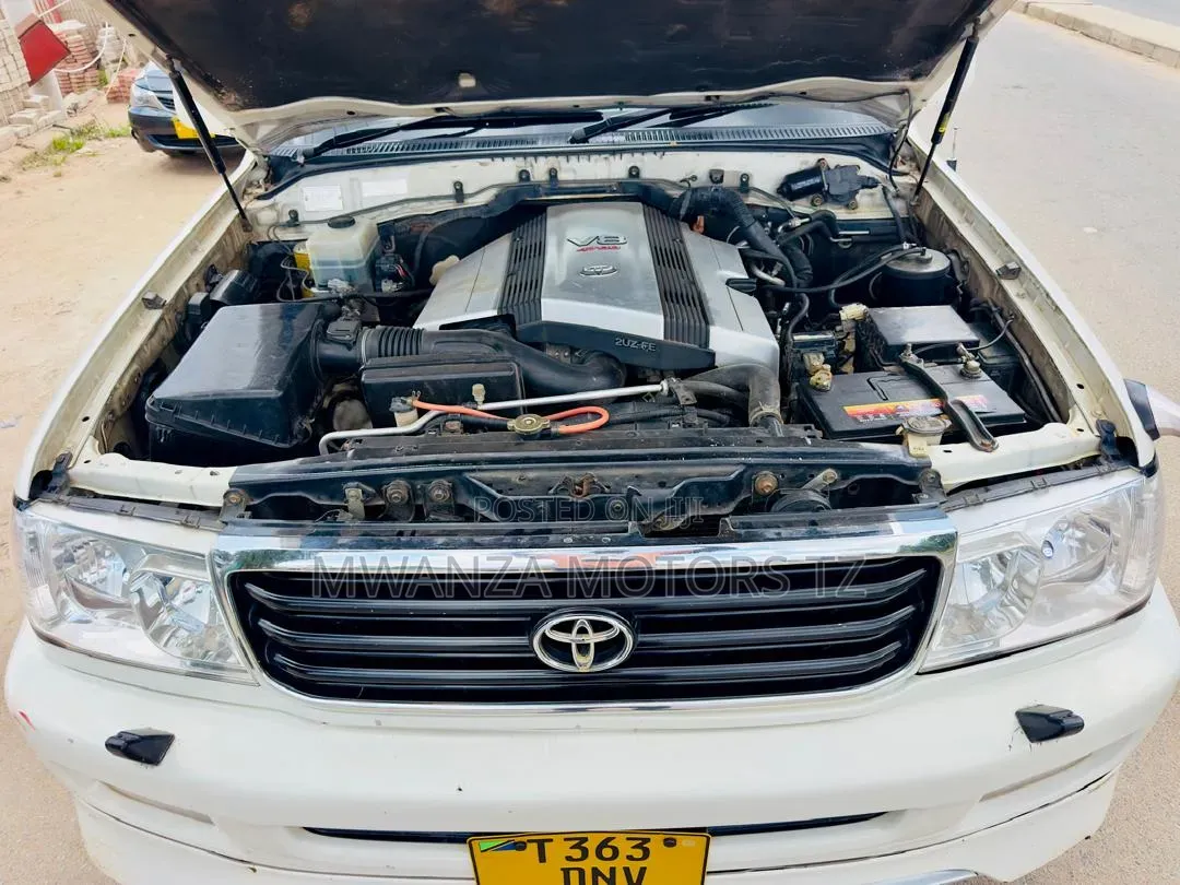 Toyota Land Cruiser 2004 Pearl