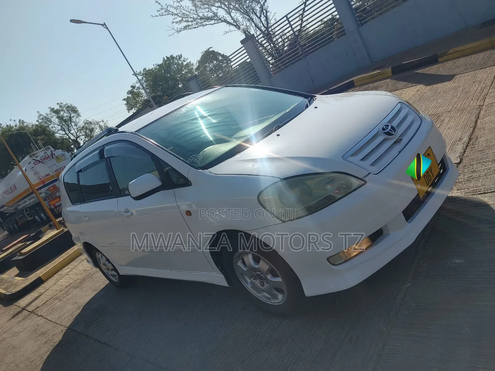 Toyota Ipsum 2005 White