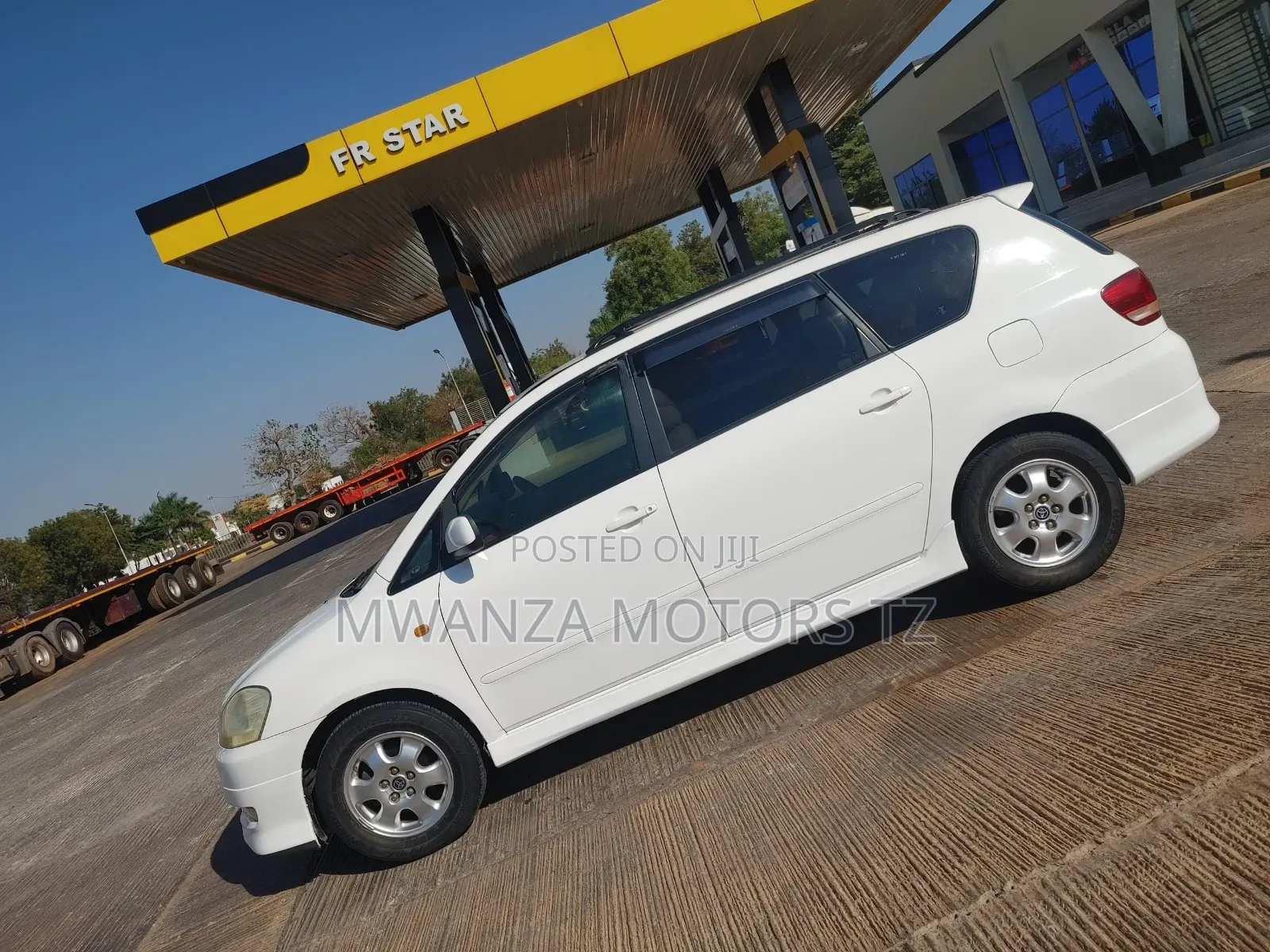 Toyota Ipsum 2005 White