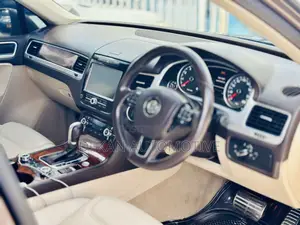 Volkswagen Touareg 2014 Beige