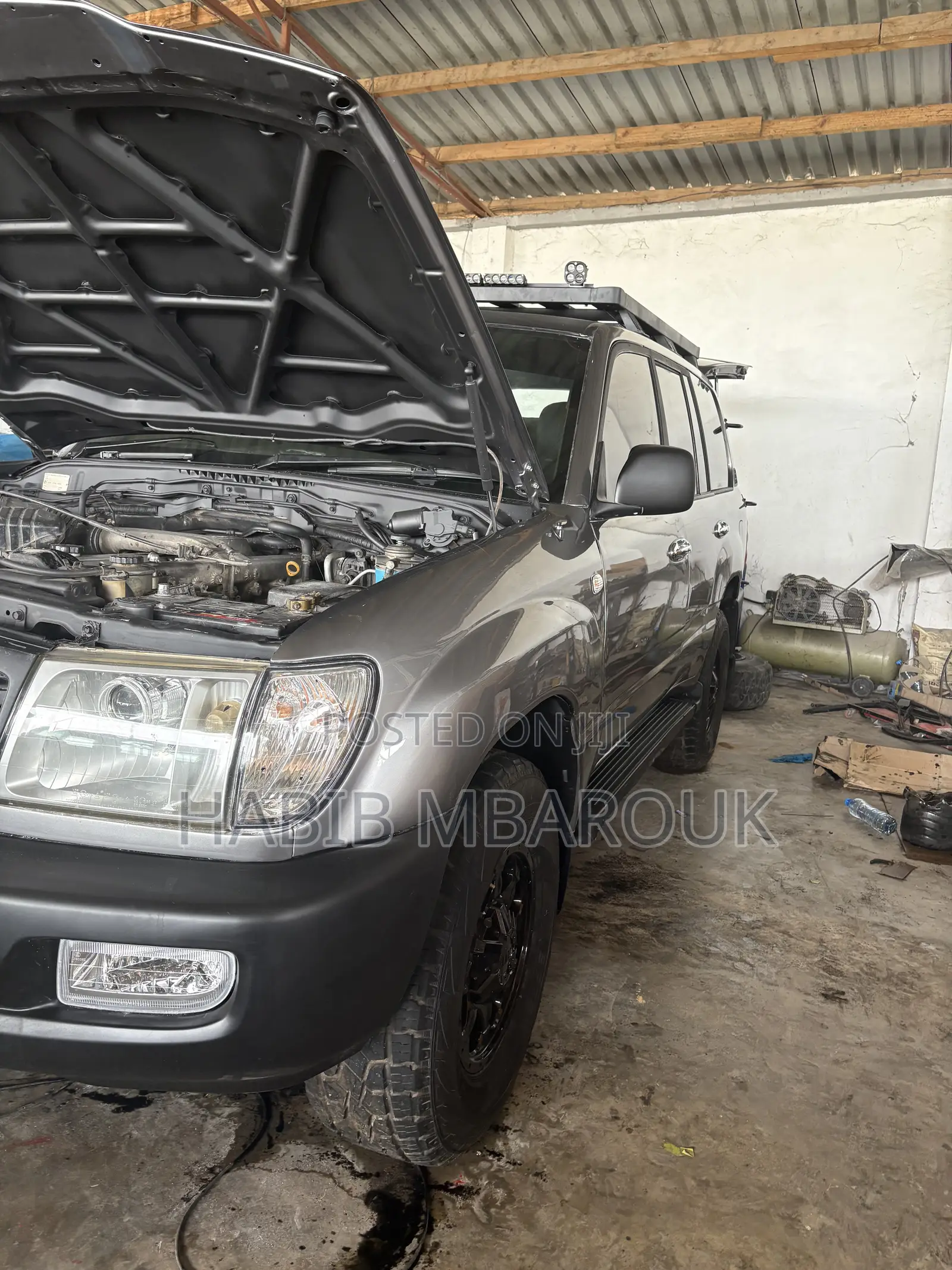 Toyota Land Cruiser HDJ 100 2002 Black