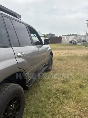 Toyota Land Cruiser HDJ 100 2002 Black