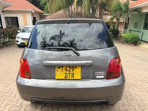 Toyota IST 2005 Gray