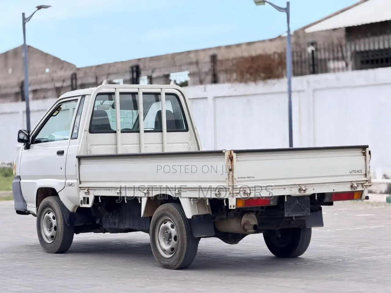 Toyota Lite-ace 2004 White