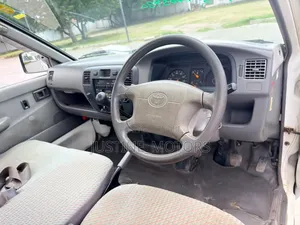 Toyota Lite-ace 2004 White