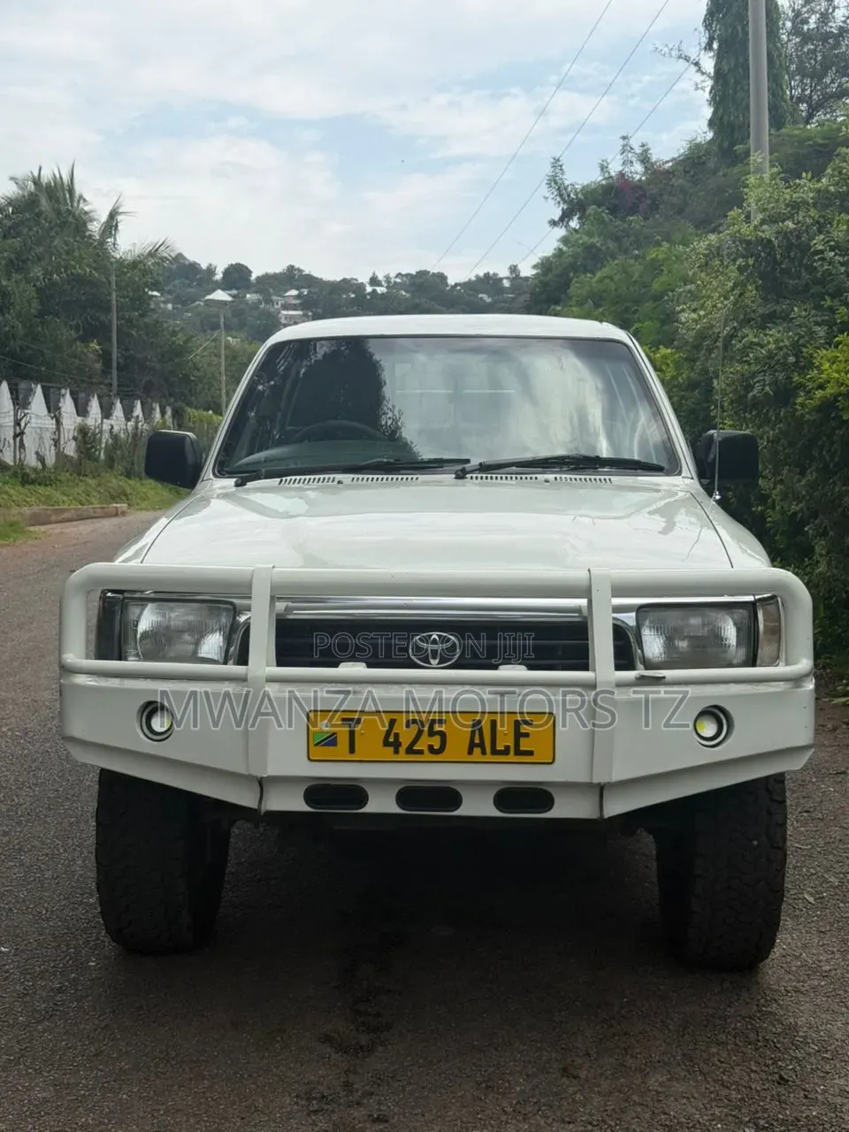 Toyota Hilux 2000 Off white