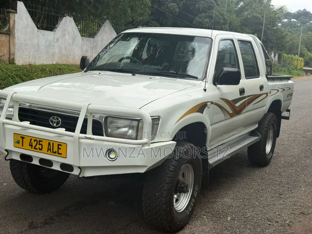 Toyota Hilux 2000 Off white