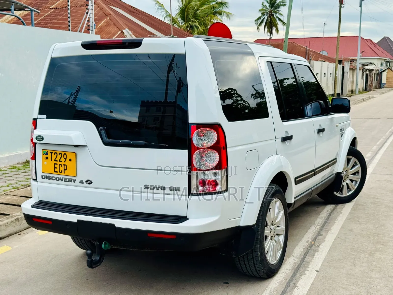 Land Rover Discovery 2013 Pearl