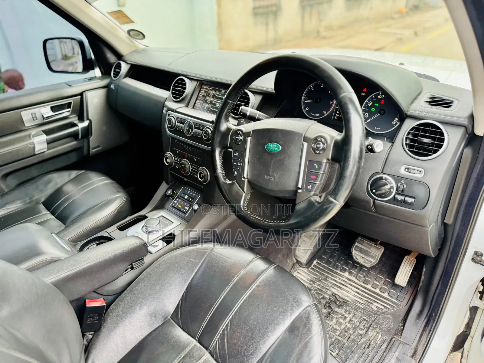 Land Rover Discovery 2013 Pearl