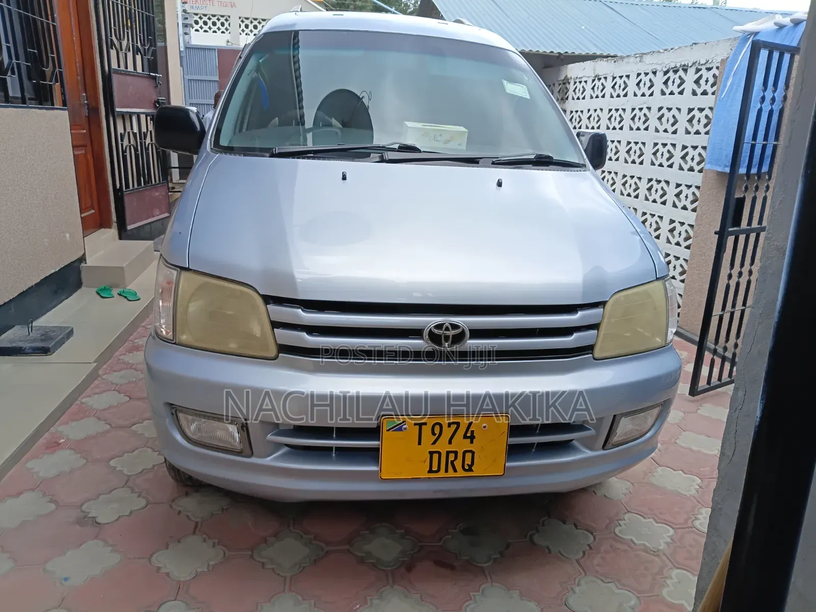 Toyota Noah 2001 Silver