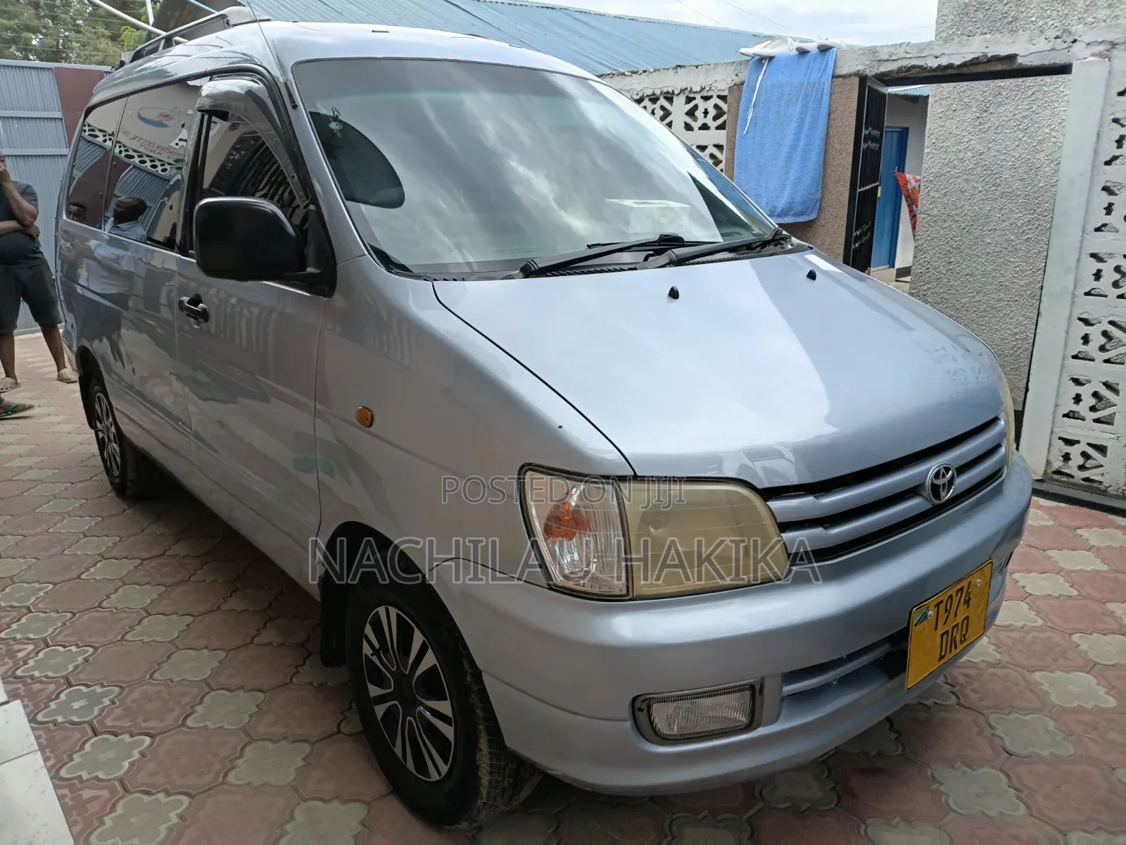Toyota Noah 2001 Silver