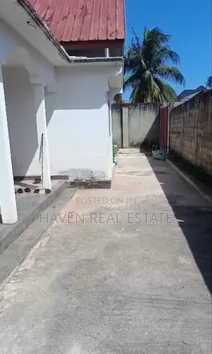 4bdrm House in Mjini for rent