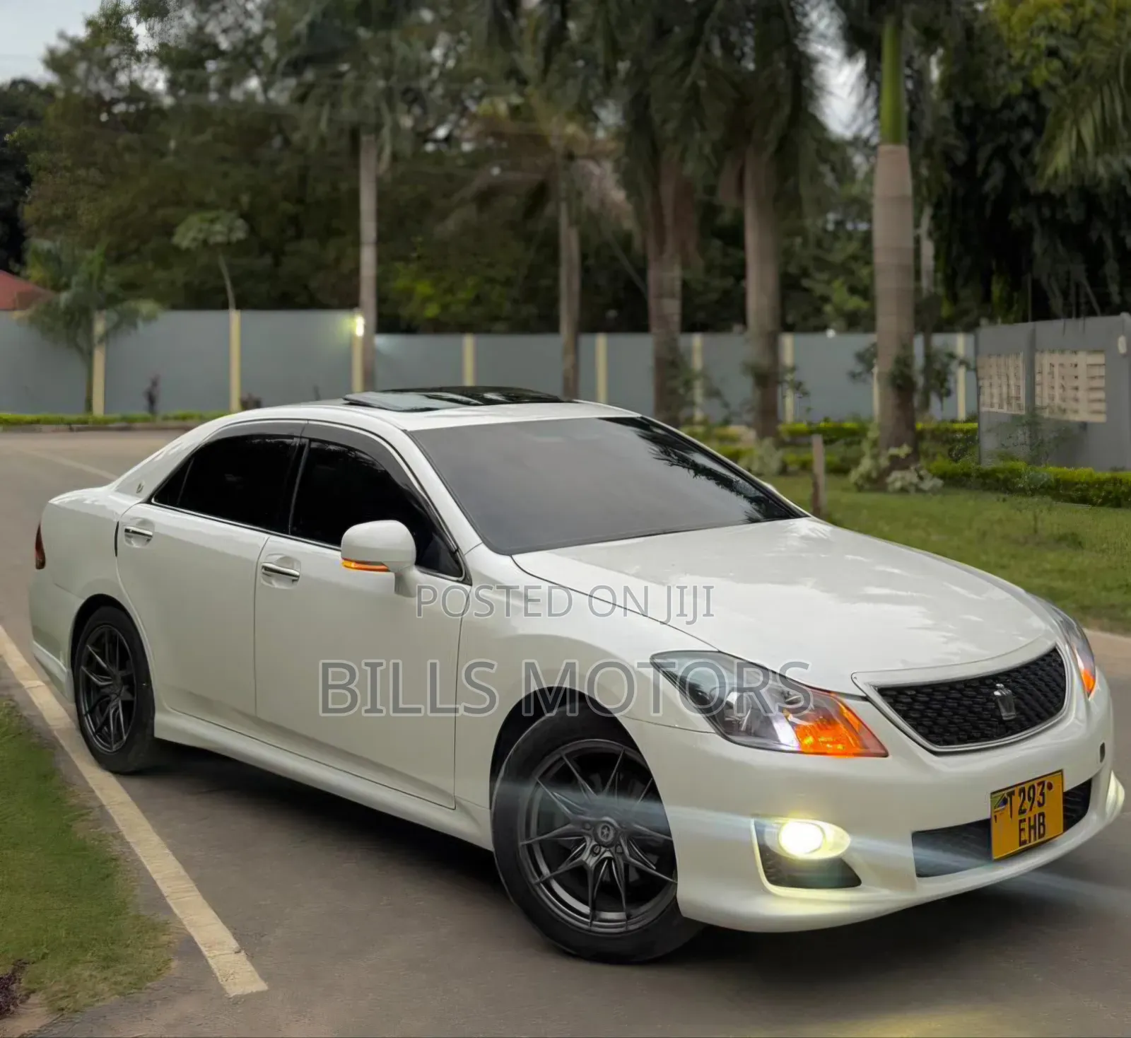 Toyota Crown 2009 White