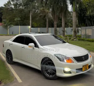 Toyota Crown 2009 White