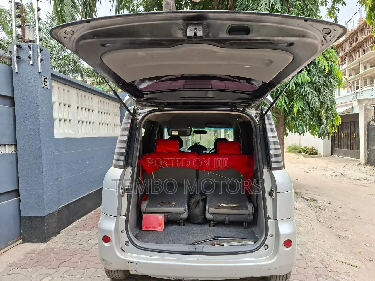 Toyota Sienta 2004 Silver