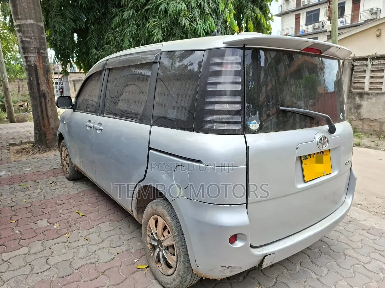 Toyota Sienta 2004 Silver