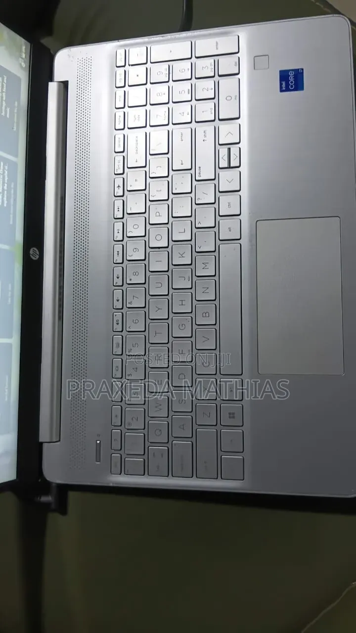Laptop HP 250 G8 8GB Intel Core i7 SSD 512GB