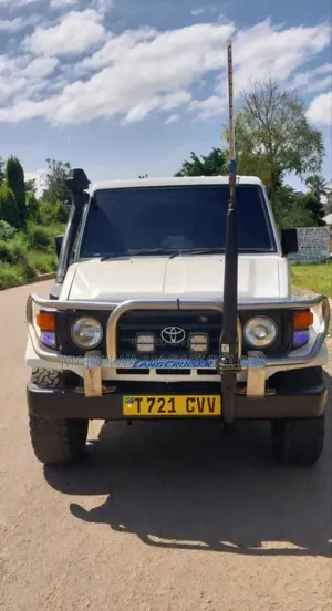 Toyota Land Cruiser 1978 White