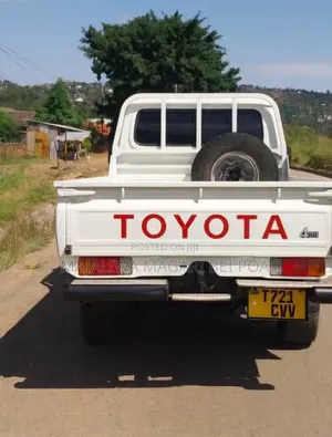 Toyota Land Cruiser 1978 White