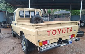 Toyota Land Cruiser 1978 Gold