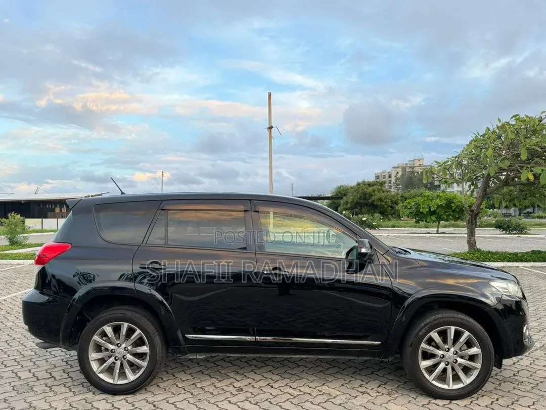 Toyota Vanguard 2016 Black