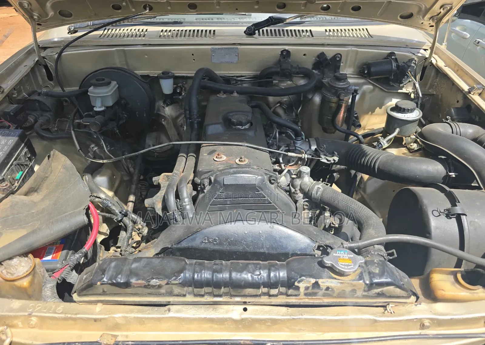 Toyota Hilux Surf 2002 Gold