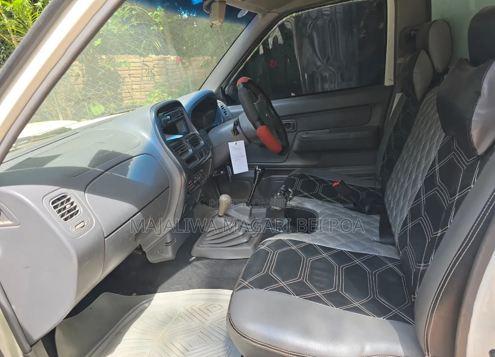 Nissan Hardbody 2011 White
