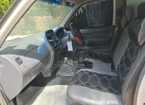 Nissan Hardbody 2011 White