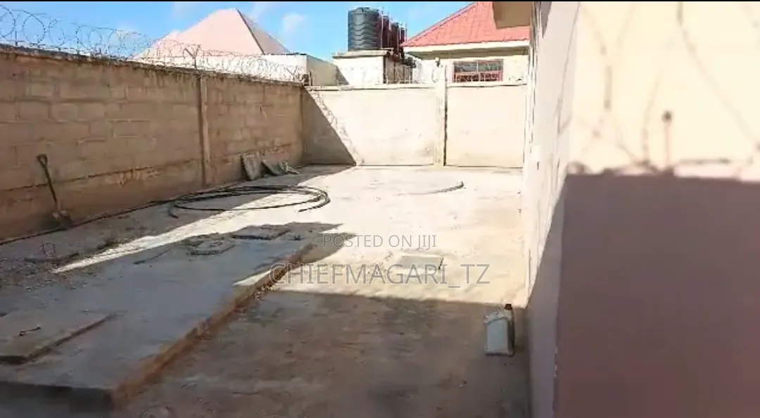 Furnished 4bdrm House in Ipagala, Bahi for sale
