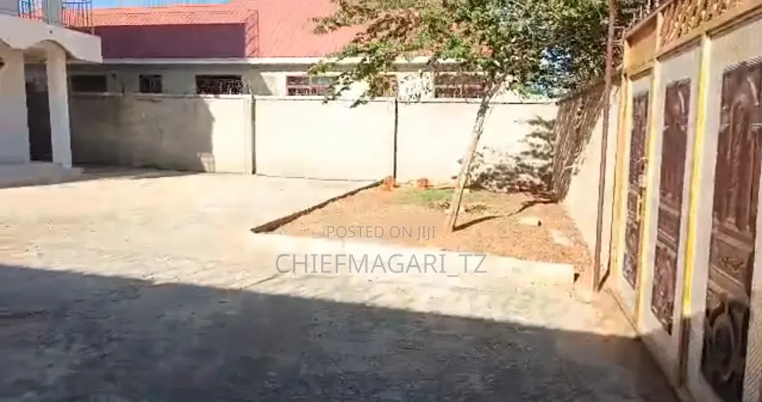 Furnished 4bdrm House in Ipagala, Bahi for sale