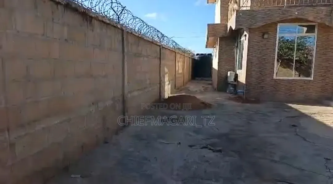 Furnished 4bdrm House in Ipagala, Bahi for sale