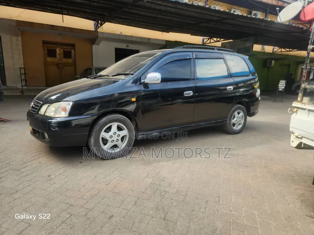 Toyota Gaia 2005 Black