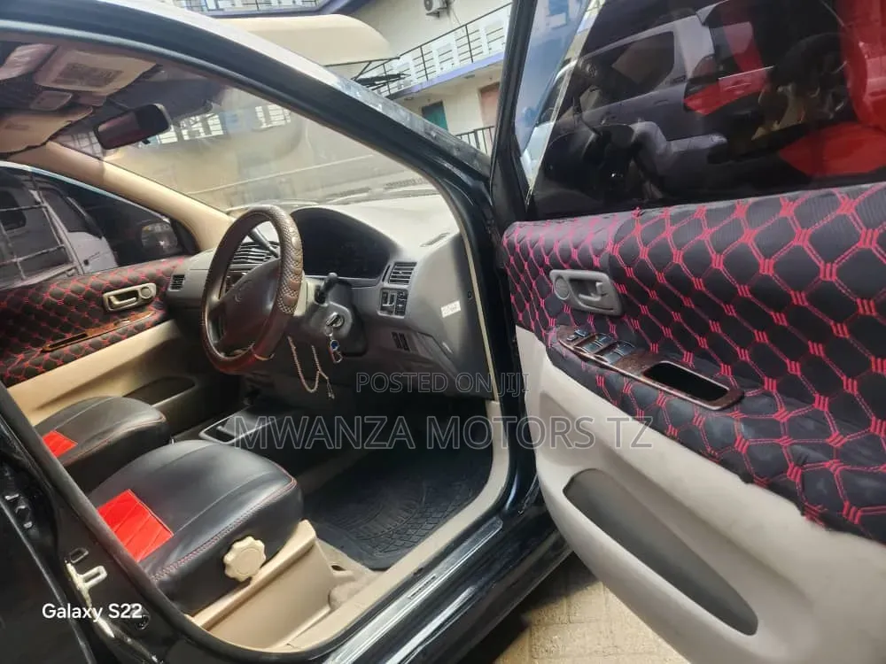 Toyota Gaia 2005 Black