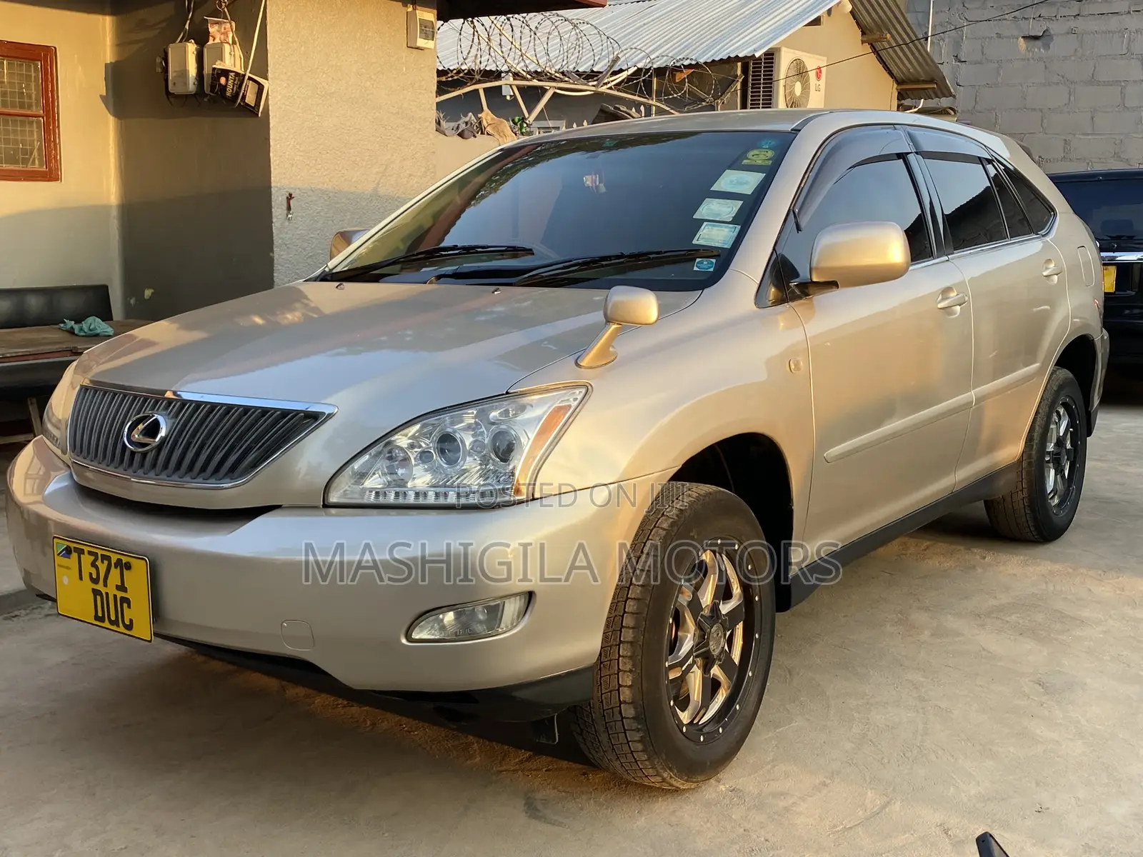 Toyota Harrier 2004 Gold