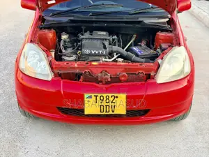 Toyota Vitz 1.0 FWD 5dr 2002 Red