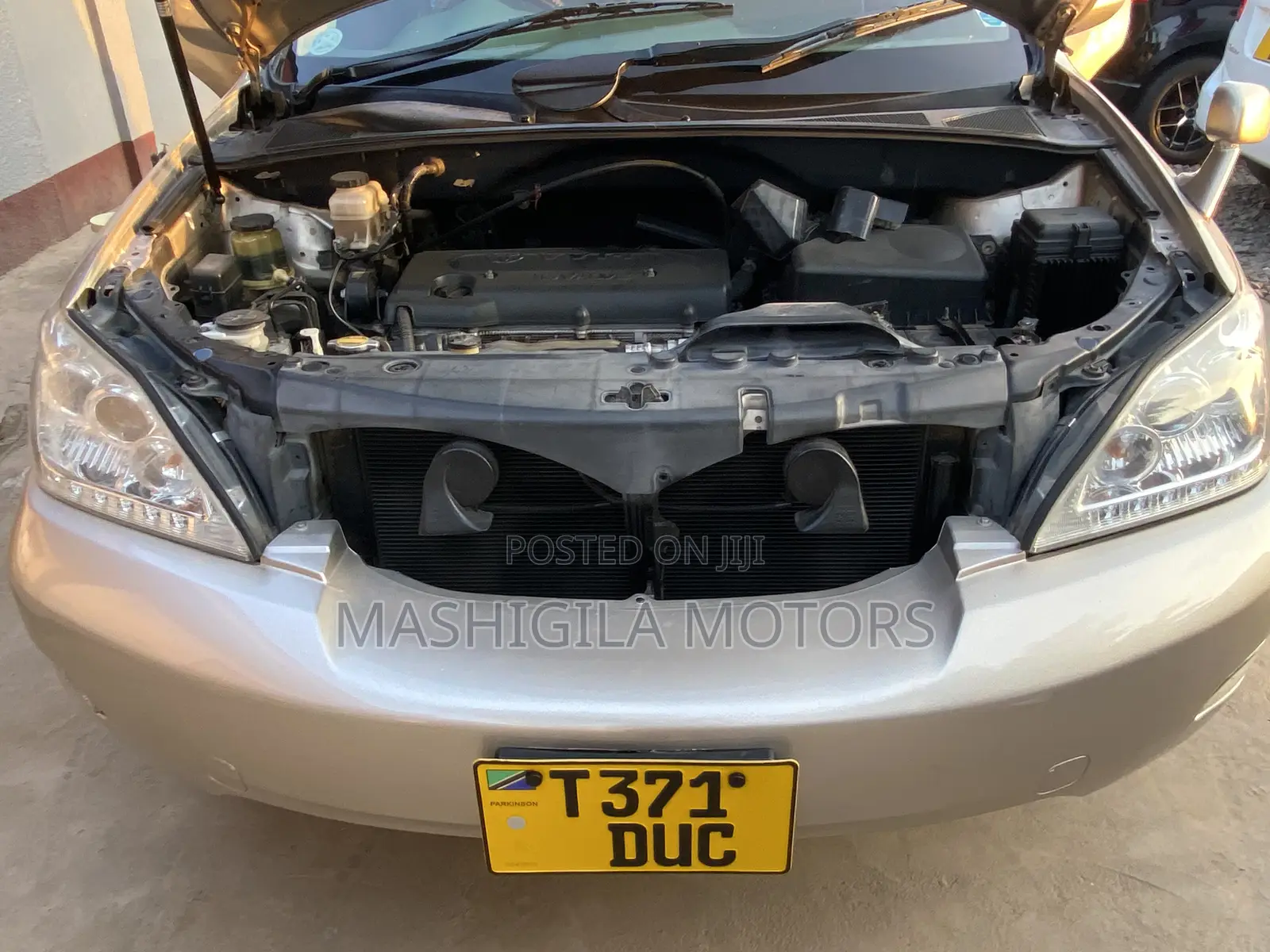 Toyota Harrier 2004 Gold