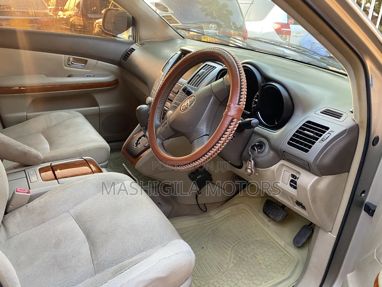 Toyota Harrier 2004 Gold