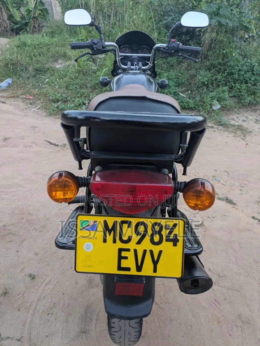 Bajaj Boxer 125 2025 Black