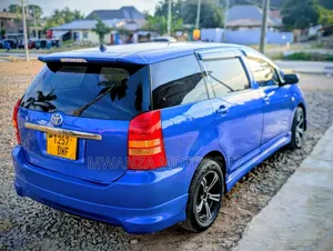 Toyota Wish 2005 Blue