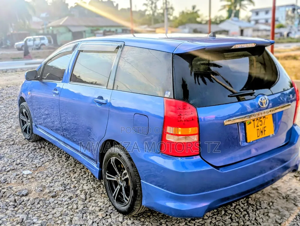 Toyota Wish 2005 Blue