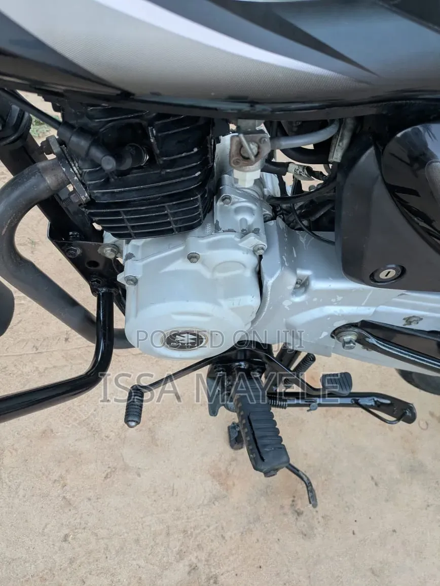 Bajaj Boxer 125 2025 Black