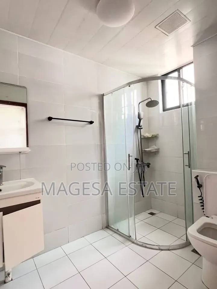 4bdrm Apartment in Mikochen, Mikocheni for rent