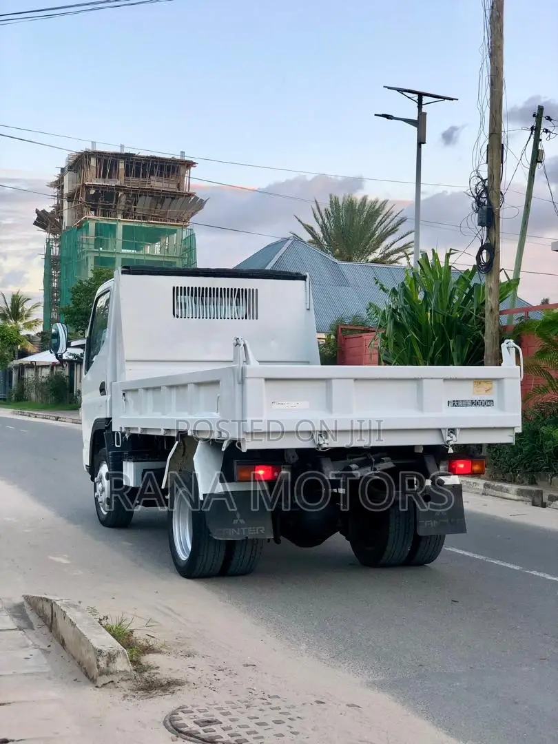 Mitsubishi Canter Tipper